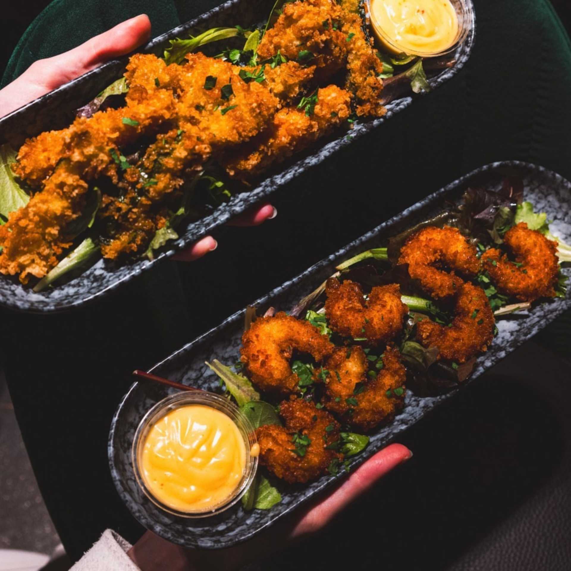 Crevettes en panko et poulet croustillant, aïoli maison